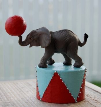 Small elephant cake topper