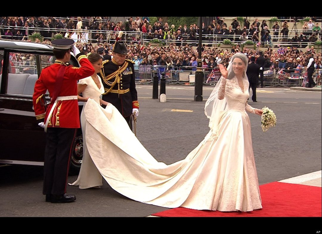 Kate Exits the Carriage