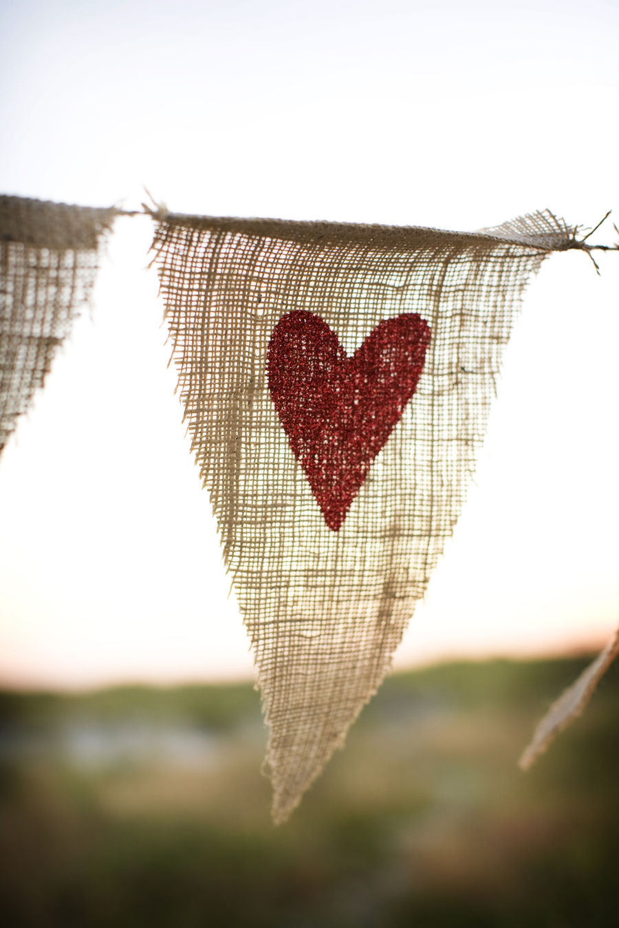 burlap bunting pendants with hearts