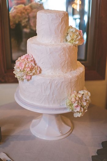 rustic elegant wedding cake