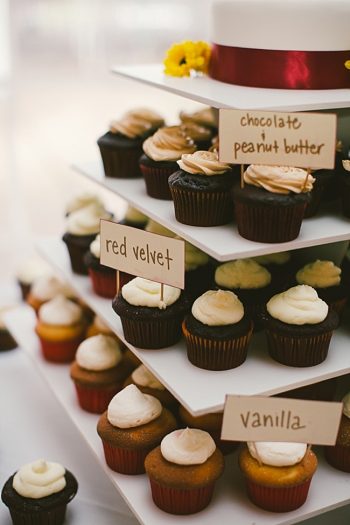 wedding cupcakes with labels