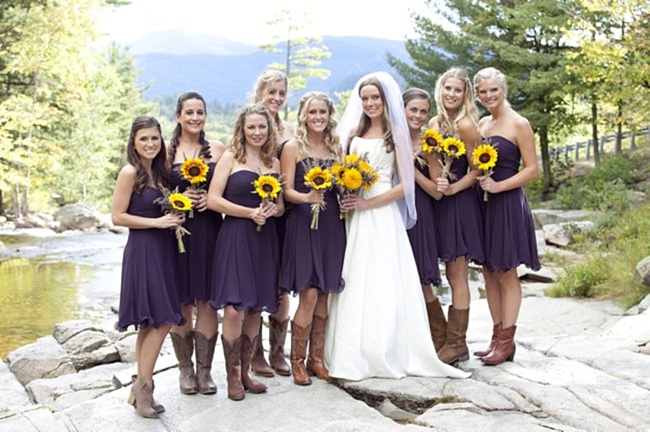 8-bridesmaids-in-cowboy-boots-sunflower-Spring-Smith-Studios