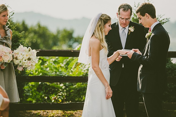 Asheville Mountain Wedding | Photography by Carolyn Scott See more: : http://mountainsidebride.com/2014/02/asheville-mountain-wedding-with-vintage-details