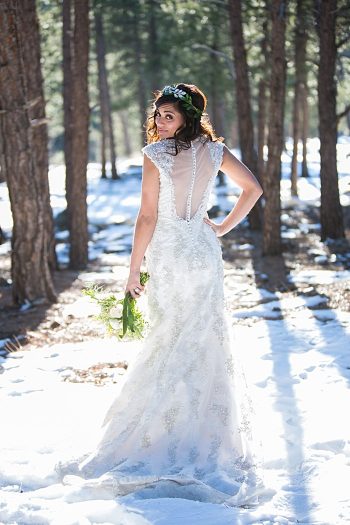 Woodland winter inspiration | Photography by Sarah Roshan | Design + Florals by Quintessential Events | See more at  https://mountainsidebride.com/2014/02/elegant-winter…nd-inspiration/