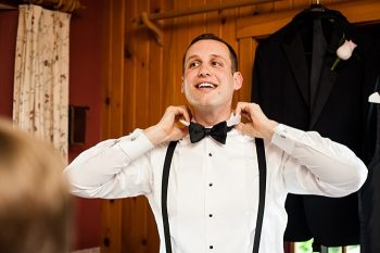 groom getting ready | Photography by AMW Studios | see more on MountainsideBride.com