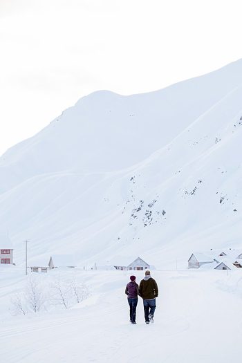 Alaska-Engagement-Shoot-B-Weiss-Photography-Grady-Mountains