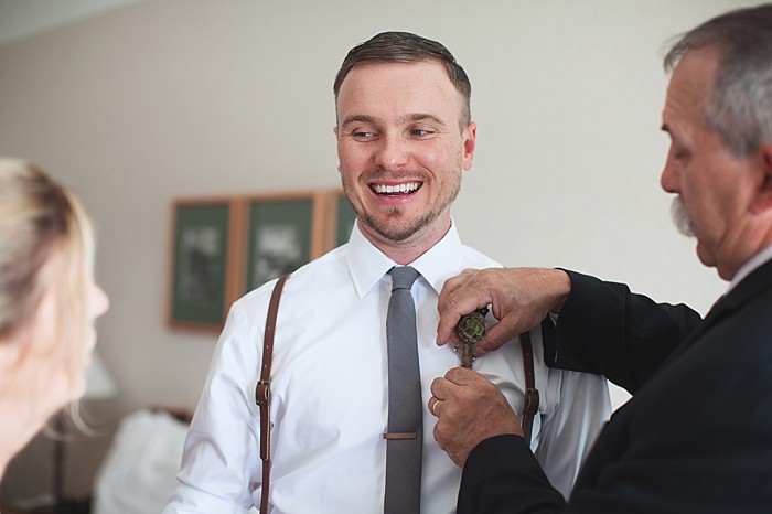 groom getting ready | Pyramid Lake wedding | Jarusha Brown Photography