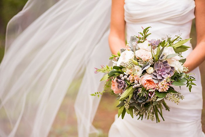 bouquet | Breckenridge wedding at 10 Mile station |INphotography