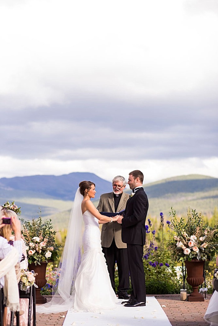 ceremony| Breckenridge wedding at 10 Mile station |INphotography