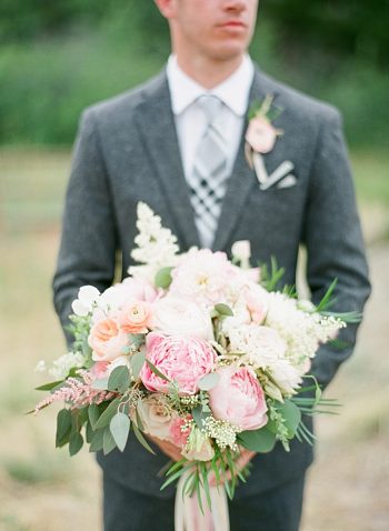 pink bouquet ideas | Estes Park Blush Pink Wedding | Photography by Connie Whitlock