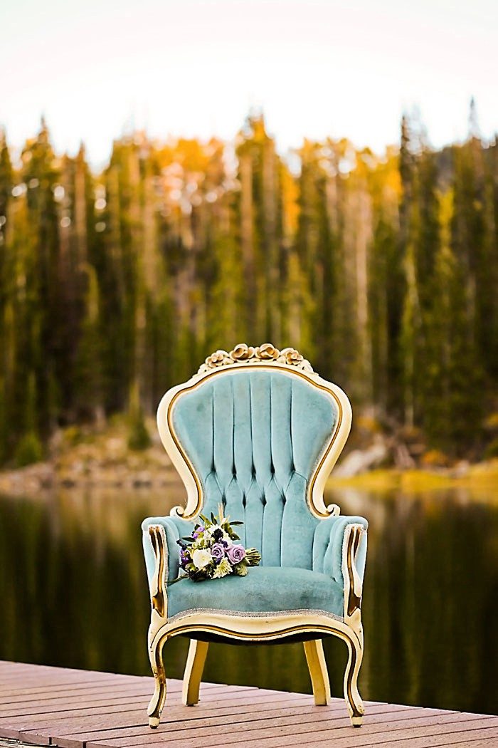 Vintage Blue Chair With Bouquet | Aspen Gold Utah Wedding Inspiration | Pepper Nix Photography | Via MountainsideBride.com