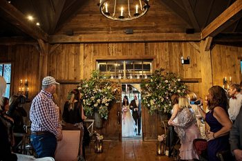 Old Edwards Inn Wedding | Kristen Weaver Photography | Via MountainsideBride.com