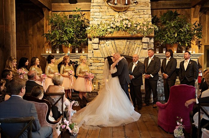 Old Edwards Inn Wedding | Kristen Weaver Photography | Via MountainsideBride.com