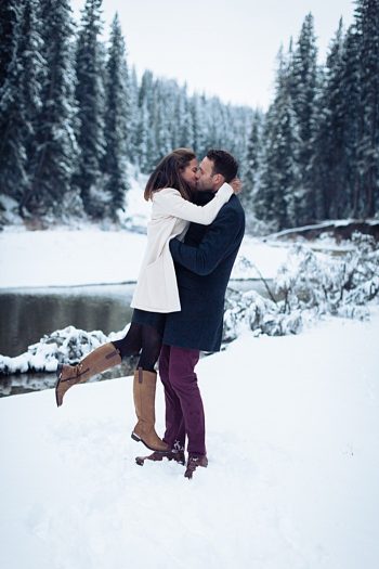 4 Calgary Winter Engagement | Nicole Sarah Photography | Via MountainsideBride Com