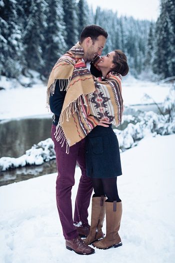 5 Calgary Winter Engagement | Nicole Sarah Photography | Via MountainsideBride Com