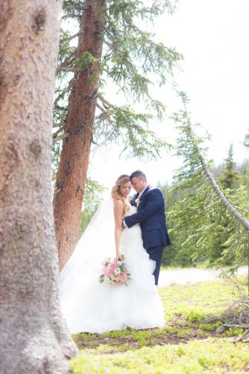 18 Bridal Centerpiece | Keystone Colorado Wedding Mathew Irving Photography | Via MountainsideBride.com