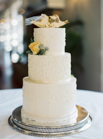 Wedding Cake | Mountain Wedding In Barboursville Virginia By JoPhoto | Via MountainsideBride.com