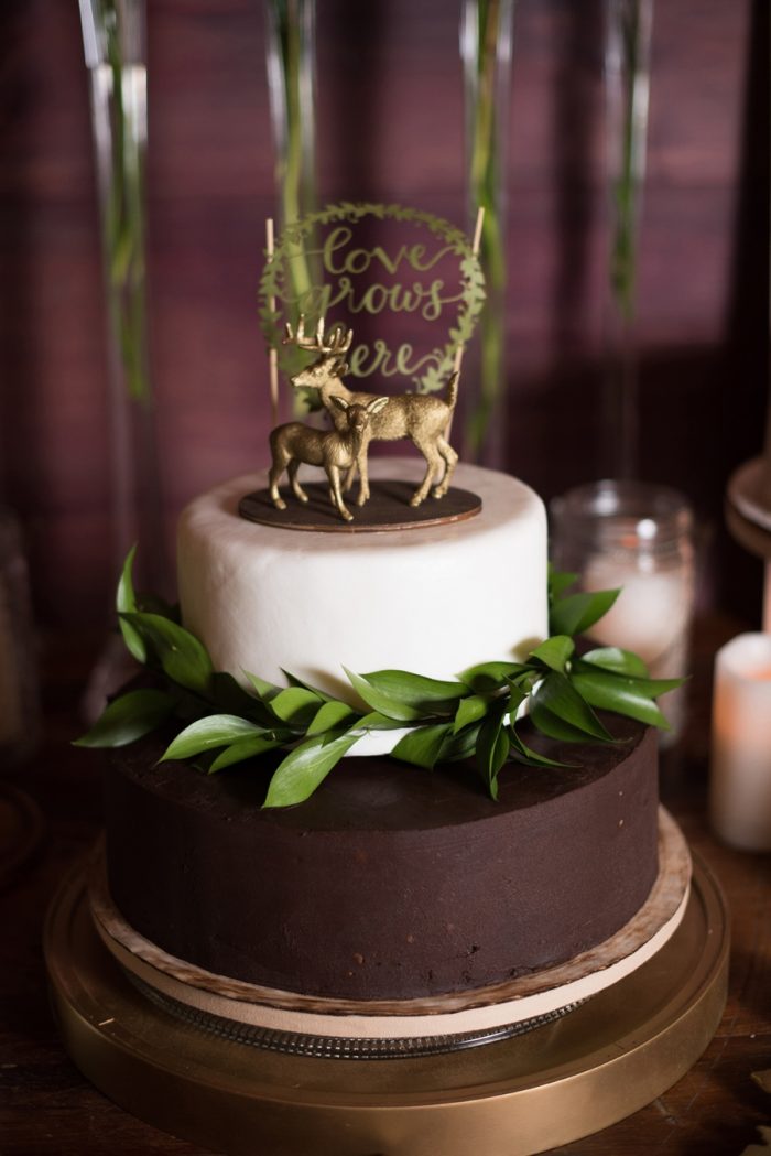 30 Catskill Wedding DIY Woodland Speakeasy | Kerri Lynne Photography | Via MountainsideBride