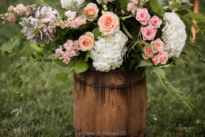 Ceremony Florals NC Wedding | Parker J Pfister |via Mountainside Bride