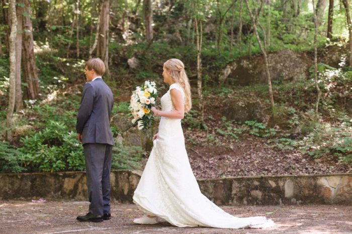 10 First Look Daras Garden Tennessee Wedding Jophoto Via Mountainsidebride Com