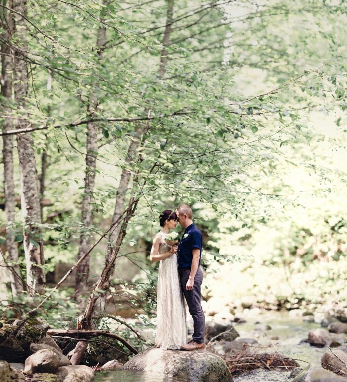 27 Bride And Groom Portrait 9 Lake Kachess Wedding Tyler Ray Photography Via Mountainsidebride Com