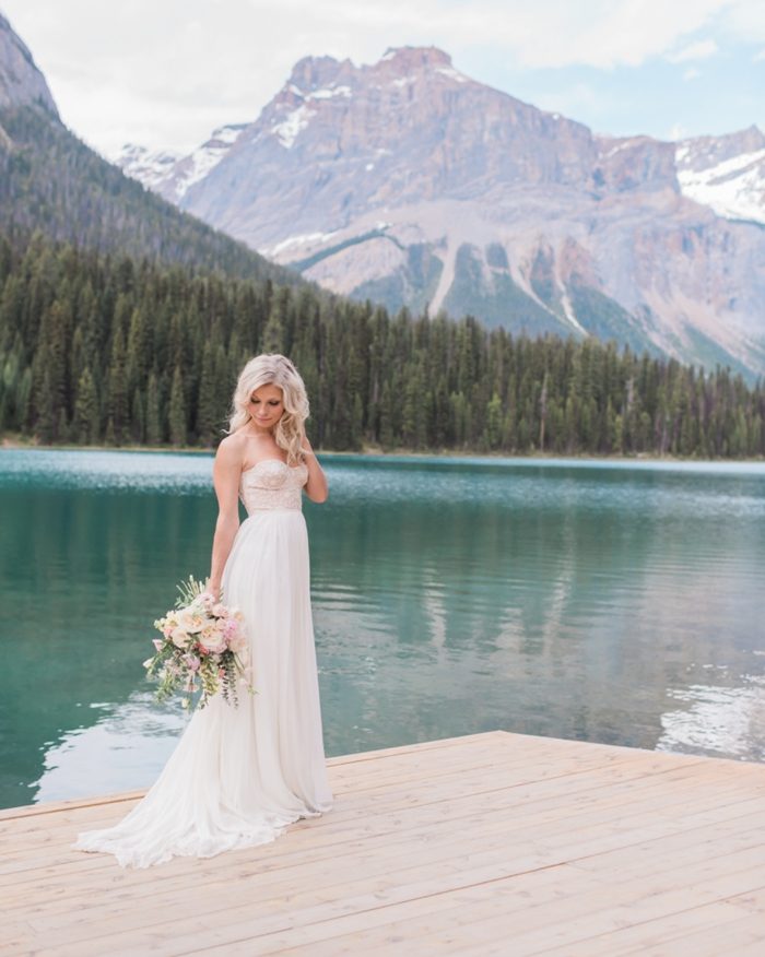 16 Emerald Lake Canadiian Rocky Mountain Styled Shoot