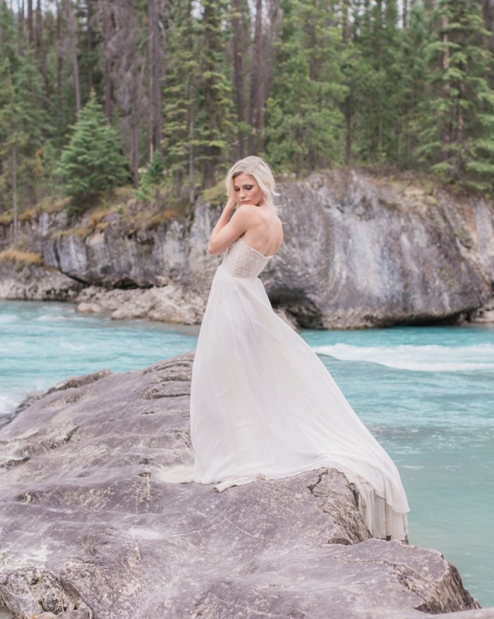 27 Emerald Lake Canadiian Rocky Mountain Styled Shoot