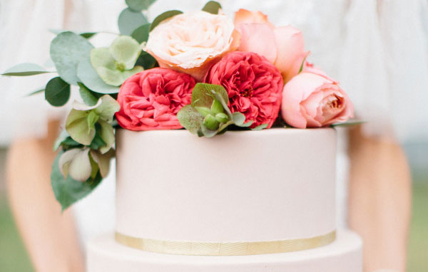 How To Save The Top Tier of Your Wedding Cake for Your First Anniversary