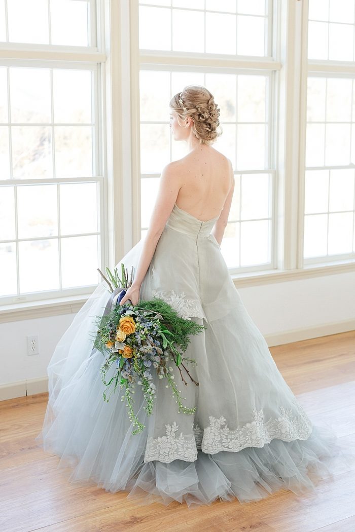 31 Vermont Winter Wedding Inspiration | Amy Donohue Photography | Via MountainsideBride.com