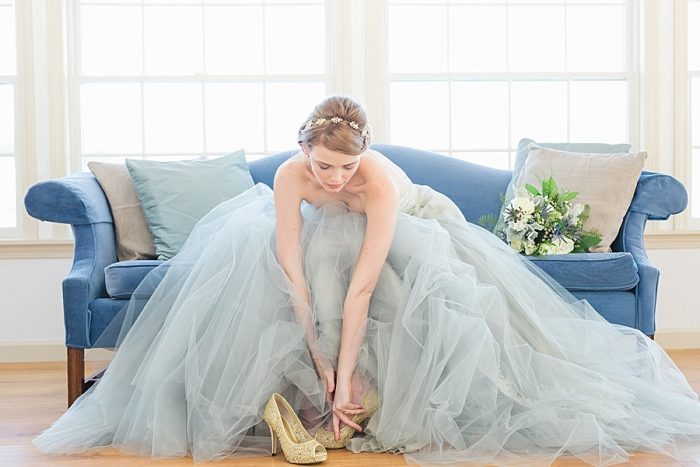 9 Vermont Winter Wedding Inspiration | Amy Donohue Photography | Via MountainsideBride.com