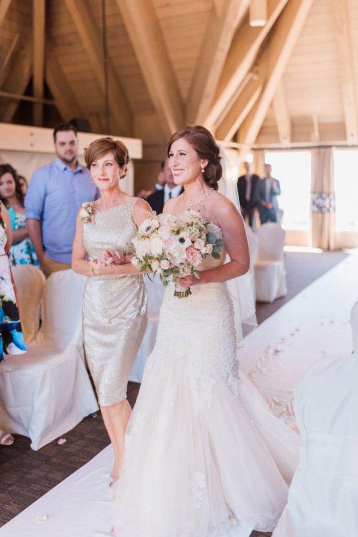 11 Timberline Lodge Oregon Susie And Will Photography Via MountainsideBride.com 