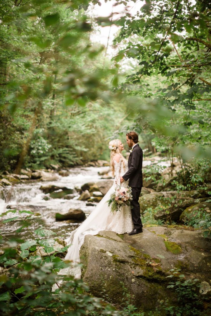 22 Roan Mountain Wedding JoPhotos Via Mountainsidebride.com 