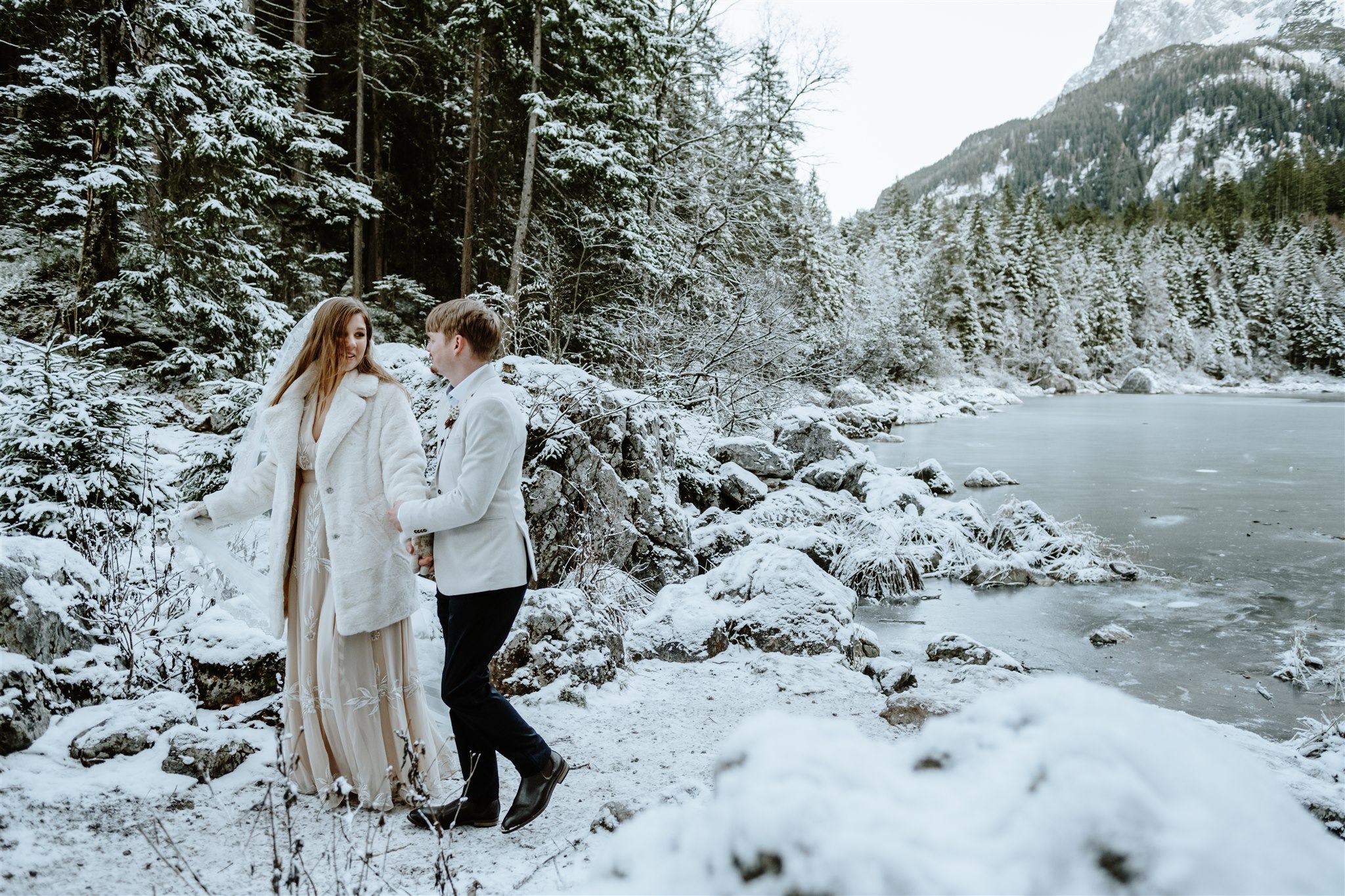 Snowy Winter Micro Wedding in Bavaria