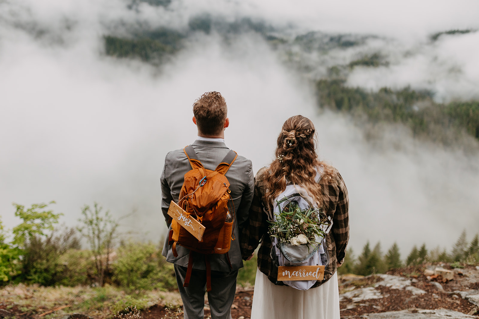 Whimsical Romance in a Rainy PNW Elopement